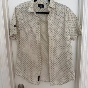 Short sleeved casual button down shirt, M